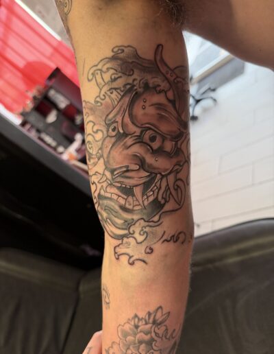 Tatoueuse près d'Agen